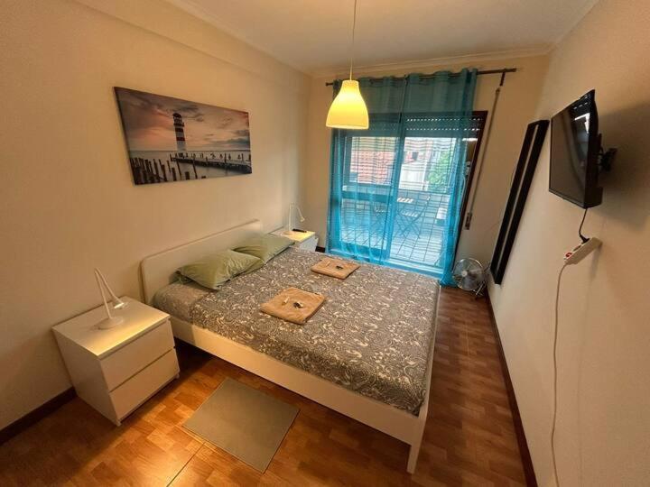 Quarto com 4 camas (Beliches+ 1 Sofá-cama) Porto Exterior foto