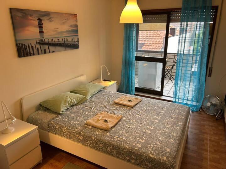Quarto com 4 camas (Beliches+ 1 Sofá-cama) Porto Exterior foto