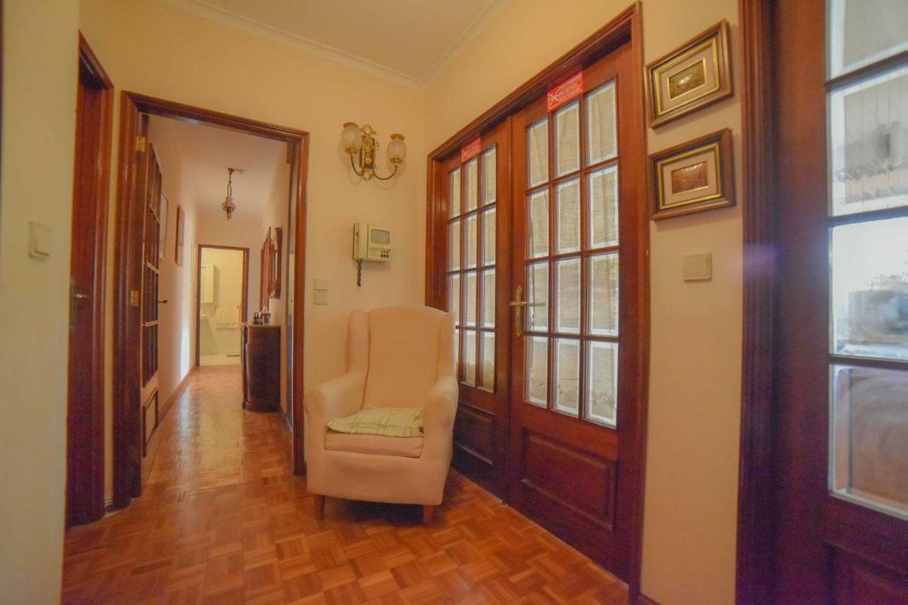 Quarto com 4 camas (Beliches+ 1 Sofá-cama) Porto Exterior foto