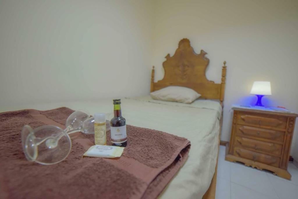 Quarto com 4 camas (Beliches+ 1 Sofá-cama) Porto Exterior foto